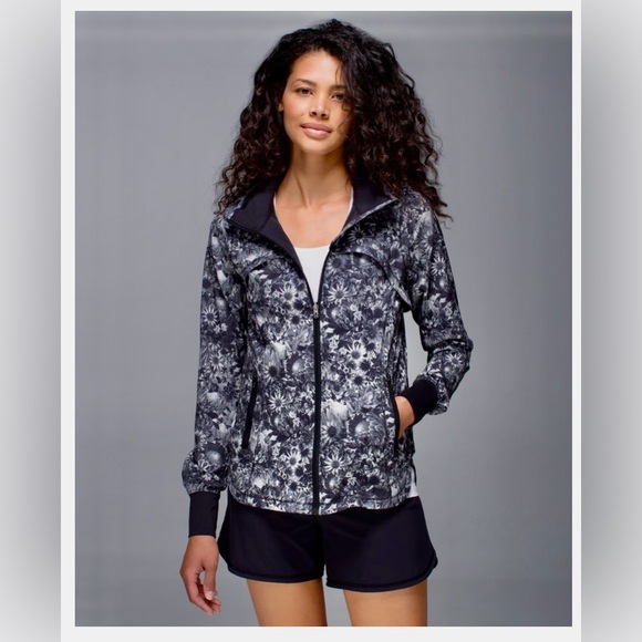 Lululemon Bring Back The Track Jacket Flowabunga Black Angel Wing W4D99S floral - Picture 2 of 15